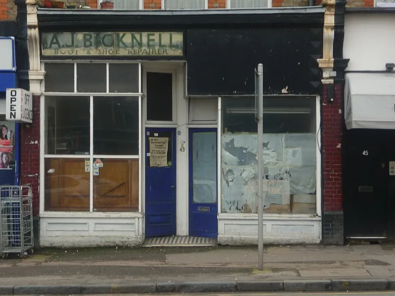 Nowhere Feels Like Home: The Strange, Sad, Beautiful Internet Obsession with Places That Don't Want You