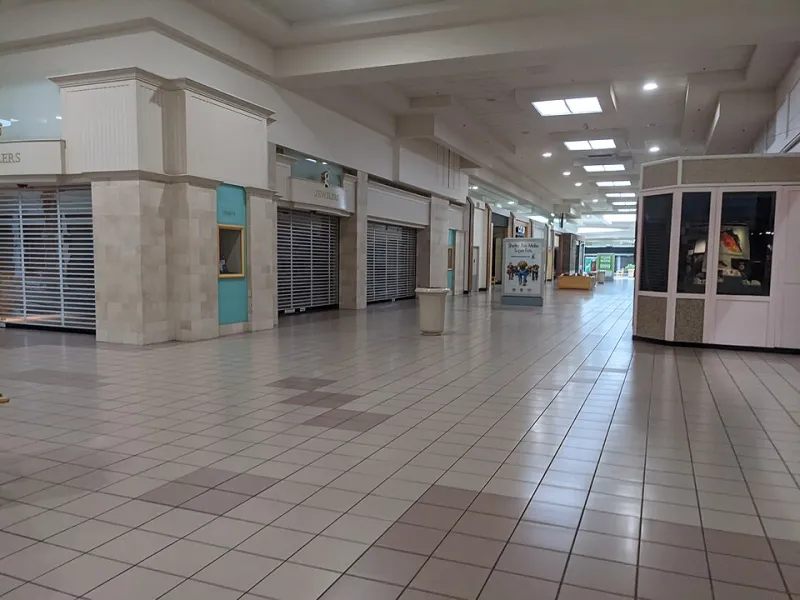 Phantom Malls and Pixel Ruins: The Internet's Obsession with Virtually Haunting Dead Commerce