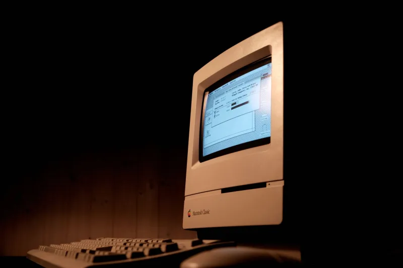 Still Loading: The Underground World of People Who Live Inside the Internet's Frozen Rooms